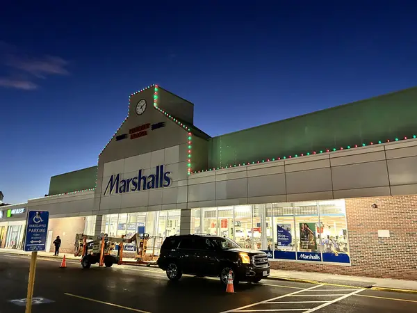 Shopping center holiday lighting in Boston, MA