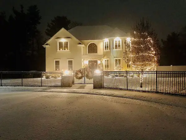 Residential Christmas light installation by the Holiday Lights Decor network