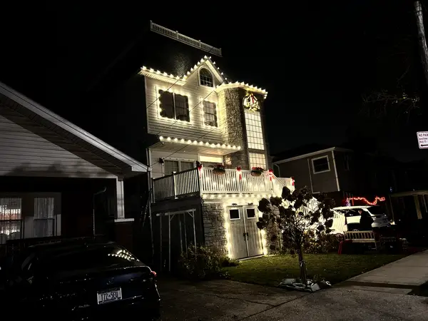 Residential Christmas light installation by the Holiday Lights Decor network