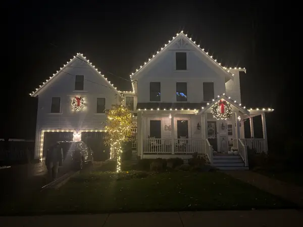 Residential Christmas light installation by the Holiday Lights Decor network