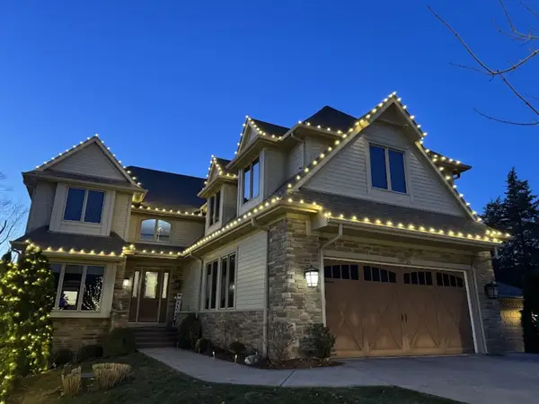 Residential Christmas light installation by the Holiday Lights Decor network