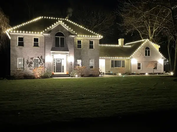 Residential Christmas light installation by the Holiday Lights Decor network