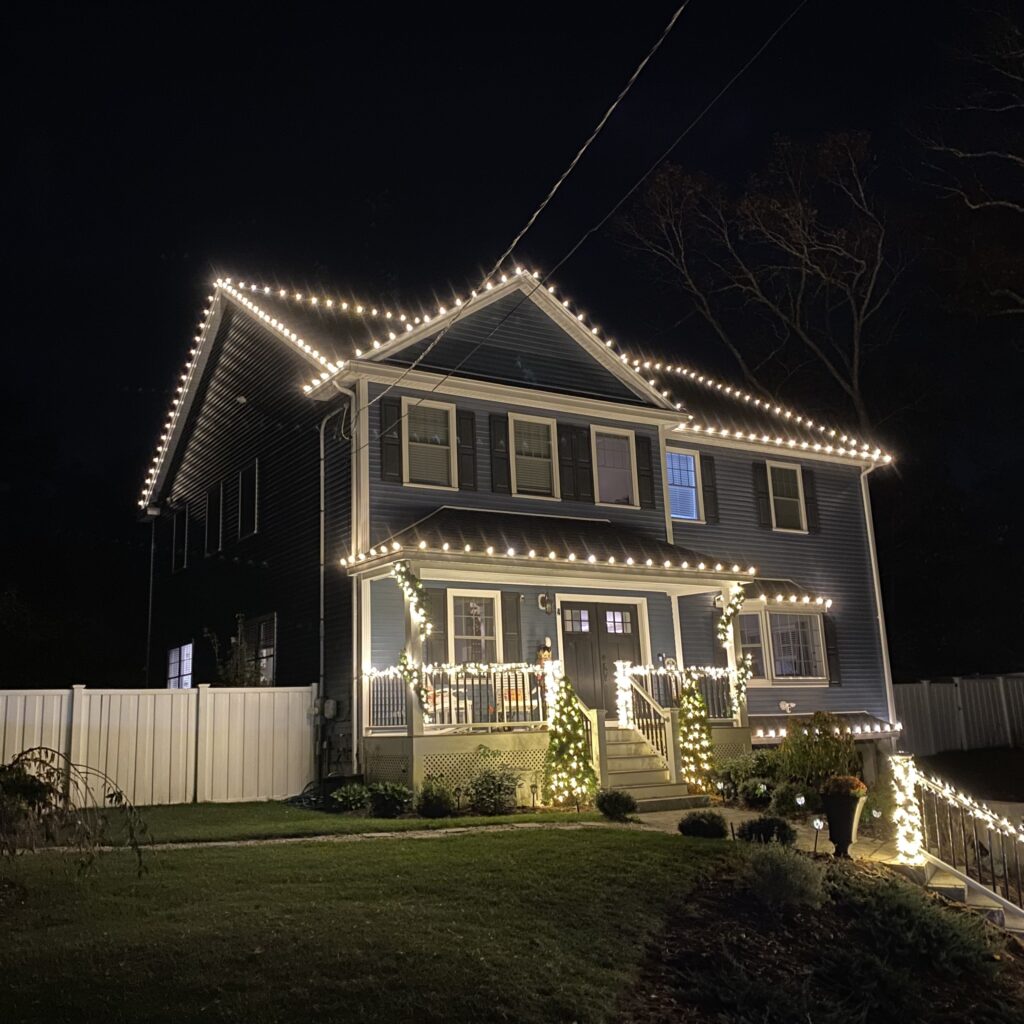 Holiday Lights Decor Roofline Decoration Services